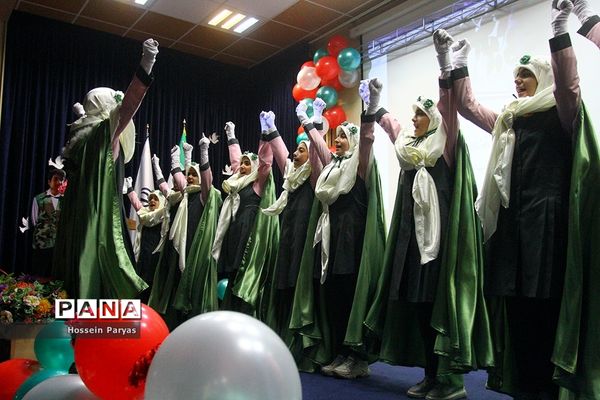 جشن بزرگ «نونهالان گام دوم انقلاب اسلامی»