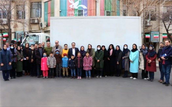 اهدای بسته‌های فرهنگی کانون پرورش فکری کودکان و نوجوانان به کودکان زلزله‌زده خوی