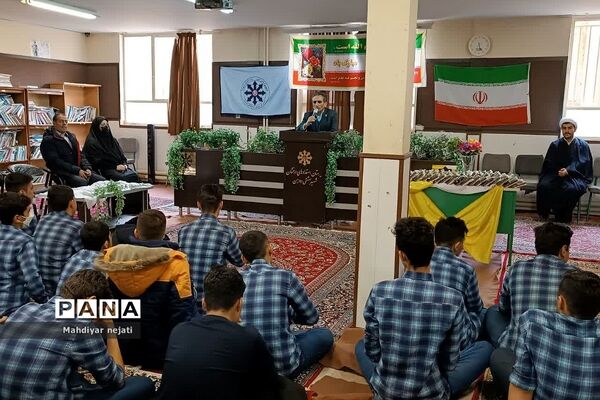 جشن تکلیف دانش‌آموزان دبیرستان استعدادهای درخشان شهید بهشتی رودهن