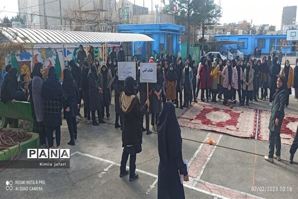 همایش دختران انقلاب در دبیرستان شاهد مطهره  کاشمر