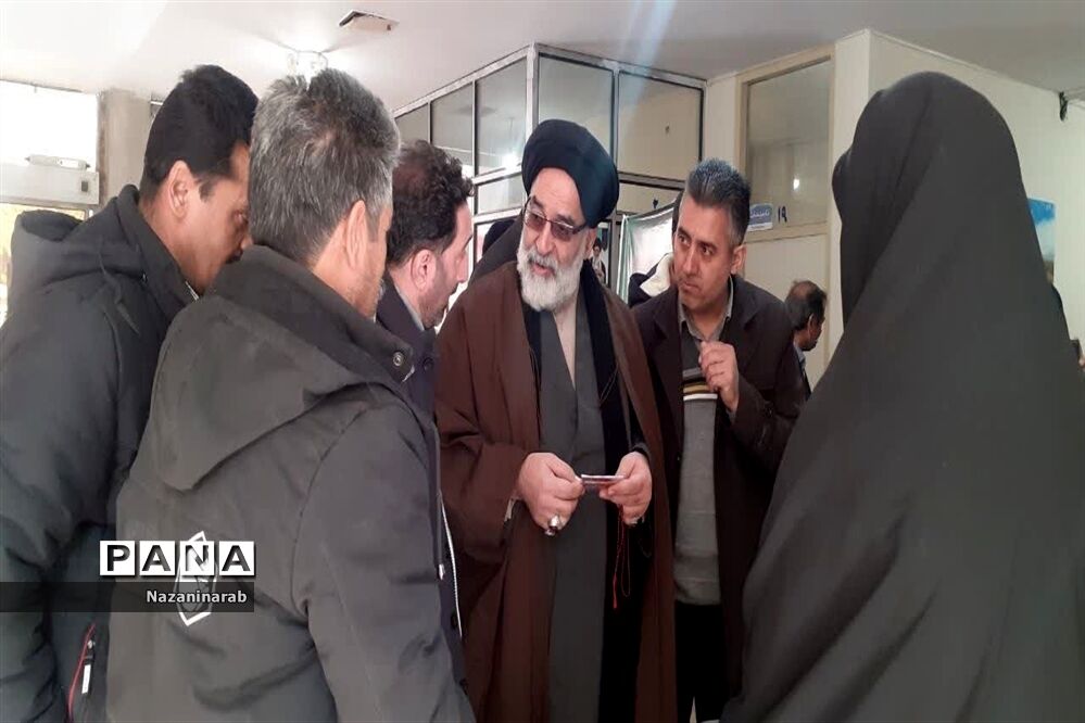 بازدید امام جمعه ورامین  از نمایشگاه عشایرها به‌مناسبت دهه‌فجر در ورامین
