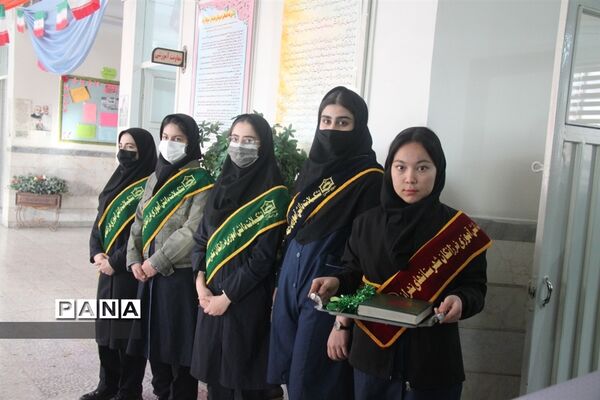 نمایشگاه دهه فجر در دبیرستان ابراهیم، ناحیه یک شهرری