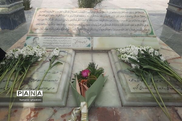 تجدید میثاق دانش‌آموزان دبیرستان ندای‌ زهرا(س)با شهدا در گلزار شهدای‌گمنام قرچک
