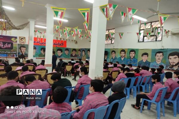 مراسم معنوی لاله‌های روشن در دبیرستان شهیدان نحوی شهرستان بهبهان