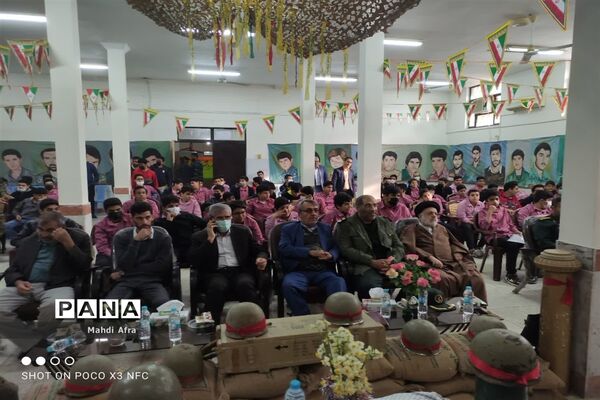 مراسم معنوی لاله‌های روشن در دبیرستان شهیدان نحوی شهرستان بهبهان