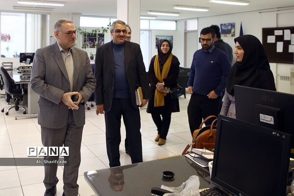 بازدید محمود امانی طهرانی دبیرکل شورای عالی آموزش‌ و پرورش از خبرگزاری پانا