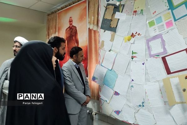 نمایشگاه مدرسه‌ انقلاب در آموزشگاه فرزانگان شهرستان قرچک