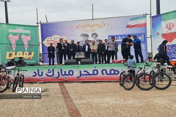 همایش پیاده‌روی خانوادگی صبح و نشاط در بوشهر