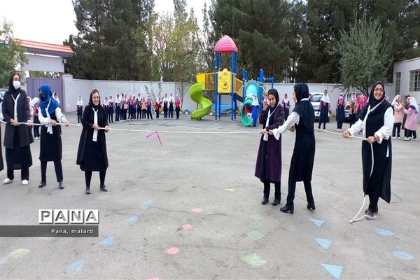 گرامیداشت دهه فجر در مدارس ملارد