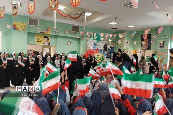 جشن انقلاب و دهه فجر در مدرسه حضرت زینب(س) رودهن