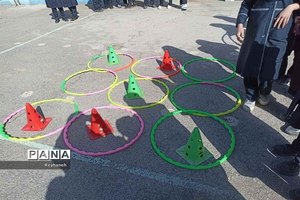 برگزاری مسابقات ورزشی به مناسبت دهه فجر آموزشگاه عدالت