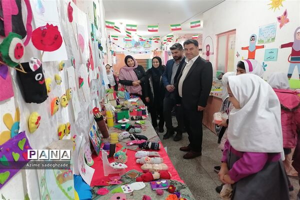 برپایی نمایشگاه دست‌های کوچک، اندیشه‌های بزرگ در شهرستان خاتم