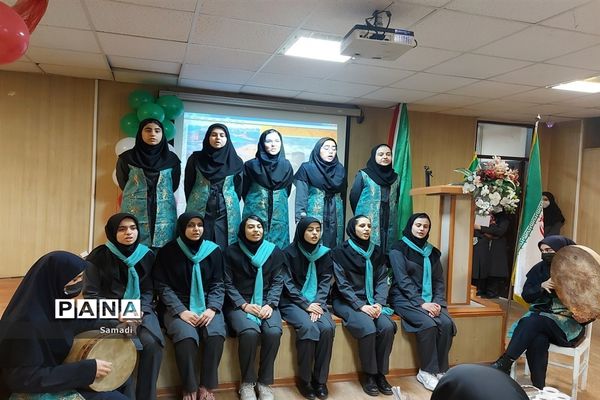 جشن چهل و چهارمین سالگرد پیروزی انقلاب در دبیرستان فرهنگ دختران منطقه ۱۳