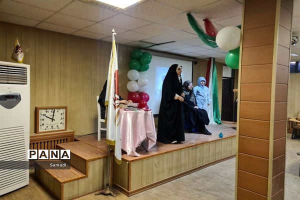 جشن چهل و چهارمین سالگرد پیروزی انقلاب در دبیرستان فرهنگ دختران منطقه ۱۳