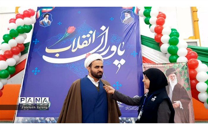 دانش‌آموزان باید هنرنمایی و استعدادهای بالقوه‌ خود را به فعلیت برسانند
