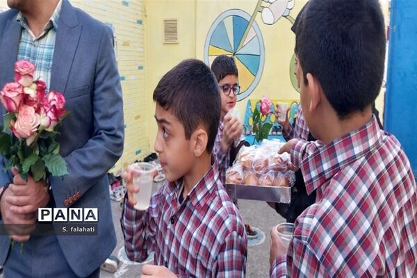 جشن پیروزی انقلاب در مدارس یزد