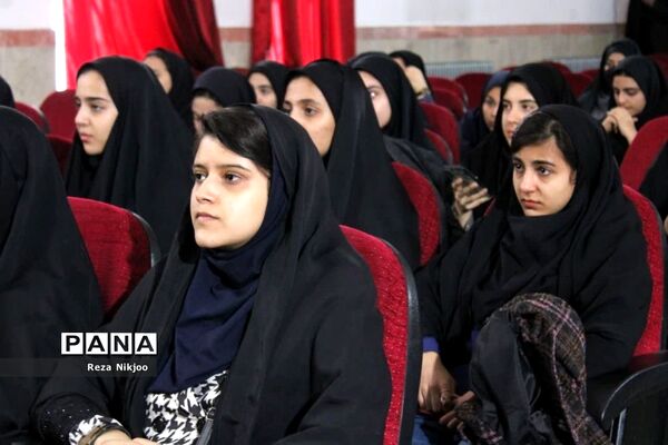 دانش‌آموزان بهارستانی راهی کربلای ایران شدند