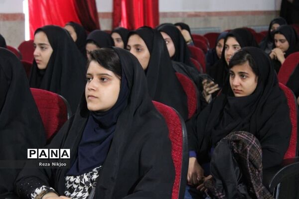 دانش‌آموزان بهارستانی راهی کربلای ایران شدند