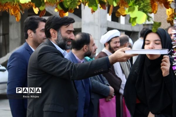 دانش‌آموزان بهارستانی راهی کربلای ایران شدند