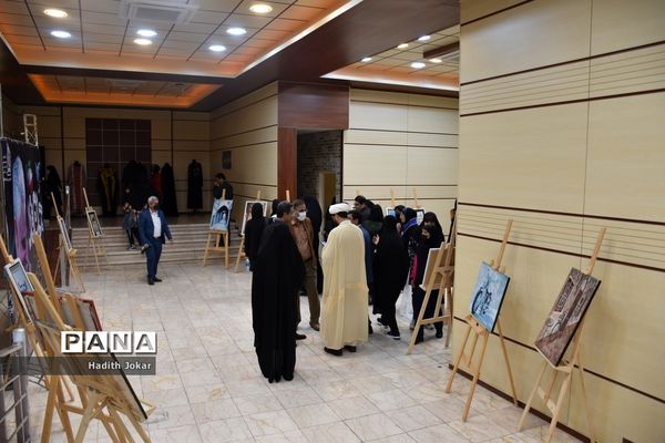 نمایشگاه  دختران فاطمی رهروان زینبی در بوشهر