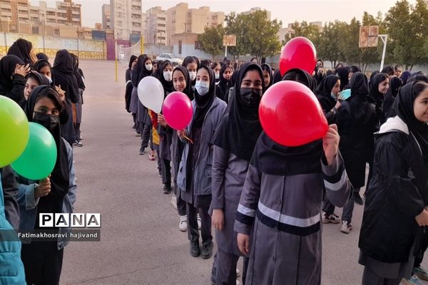 گرامیداشت دهه فجر در دبیرستان صداقت ناحیه ۲ اهواز