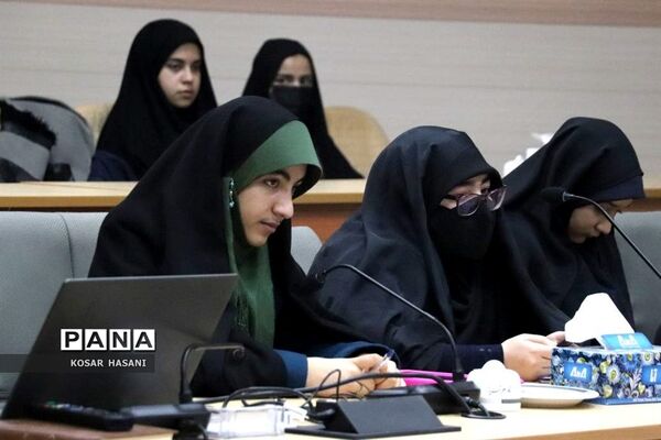 نقش و جایگاه دانش‌آموزان در شکل‌گیری تمدن نوین اسلامی و جهاد تبیین در مدارس