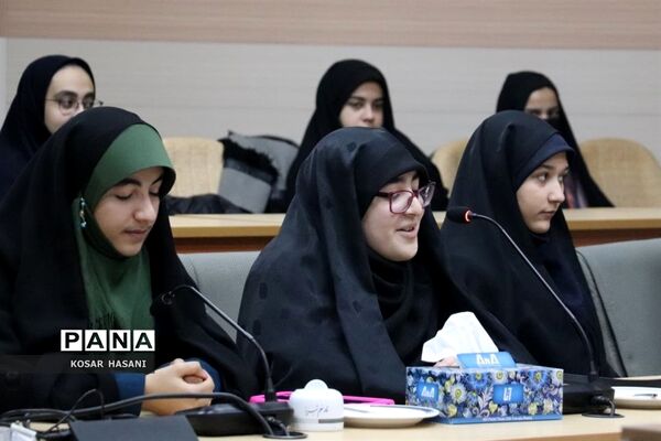 نقش و جایگاه دانش‌آموزان در شکل‌گیری تمدن نوین اسلامی و جهاد تبیین در مدارس
