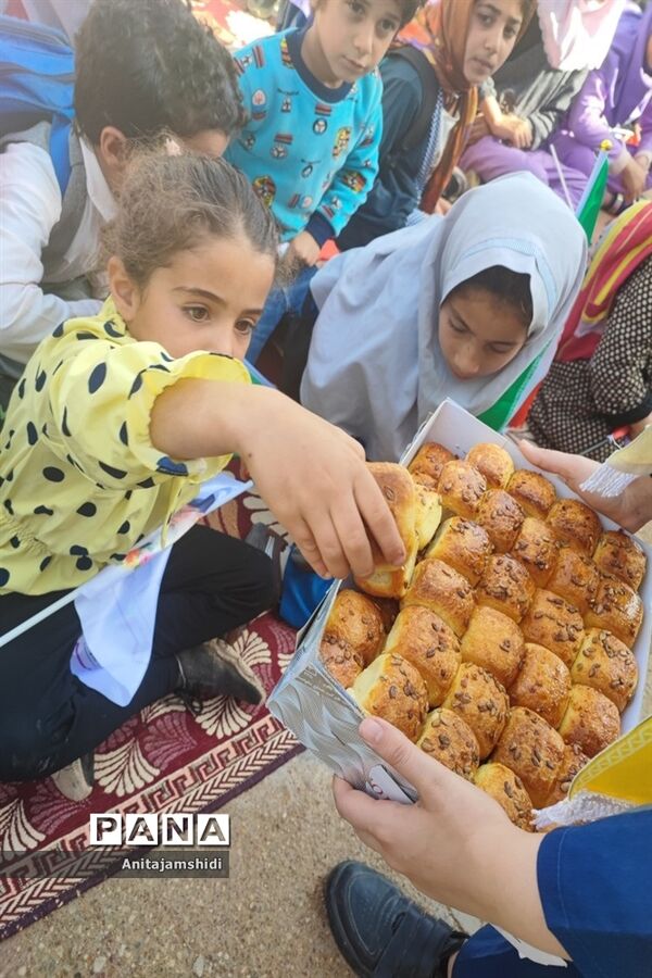 گرامیداشت چهل و چهارمین سالگرد پیروزی انقلاب در مدارس روستایی