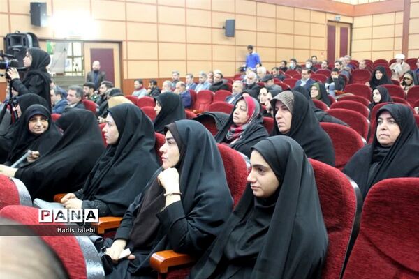 آیین رونمایی از کتاب دوما برگرفته از زندگی مادر سه شهید