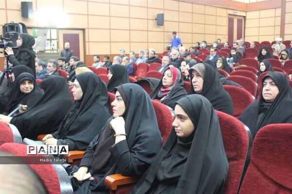 آیین رونمایی از کتاب دوما برگرفته از زندگی مادر سه شهید