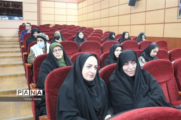 آیین رونمایی از کتاب دوما برگرفته از زندگی مادر سه شهید