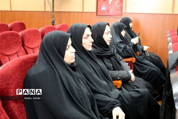 آیین رونمایی از کتاب دوما برگرفته از زندگی مادر سه شهید