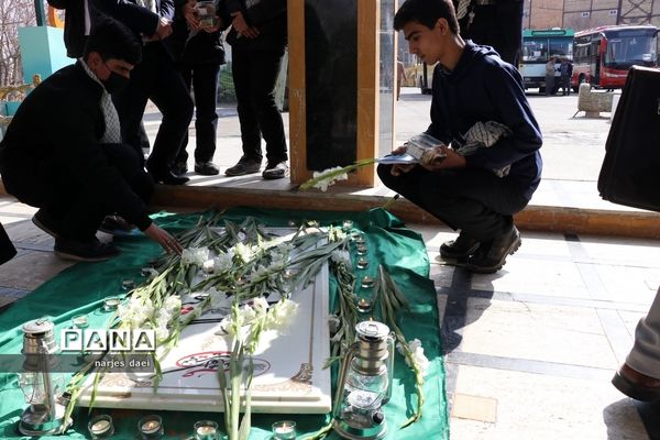 مراسم یادواره شهدای دفاع مقدس در اردوگاه ثامن الحجج