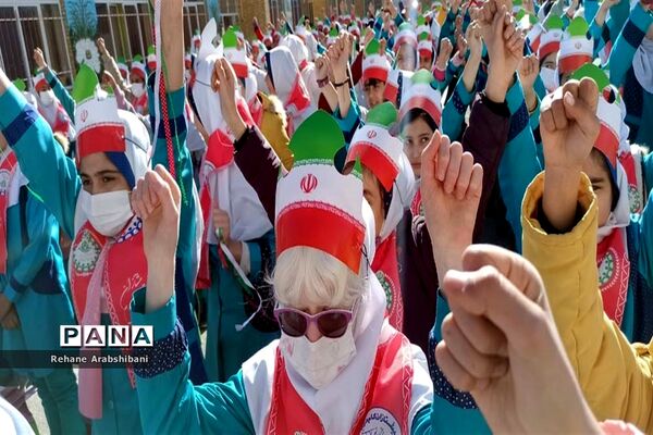 برگزاری جشن انقلاب در مدارس آباده
