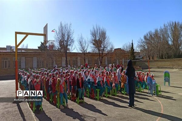 برگزاری جشن انقلاب در مدارس آباده