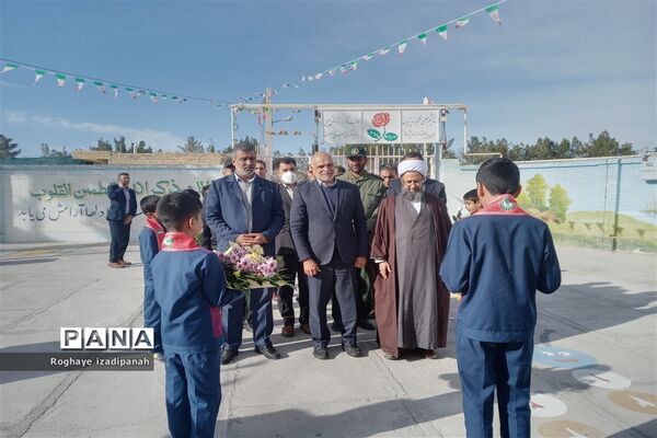افتتاح زمین چمن مدرسه قرآنی شهید محمدمنتظر قائم شهرستان خاتم