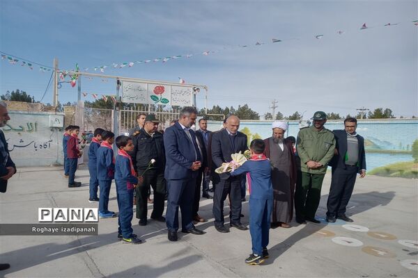 افتتاح زمین چمن مدرسه قرآنی شهید محمدمنتظر قائم شهرستان خاتم