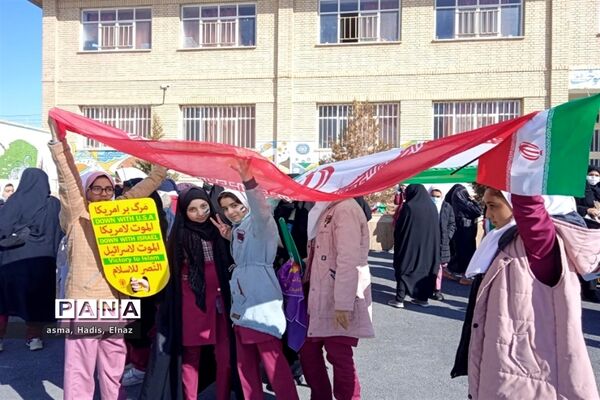 حضور مردم شهرستان بن در راهپیمایی ۲۲بهمن