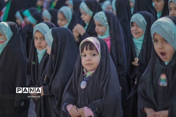راهپیمایی با شکوه یوم الله ۲۲ بهمن در شهرستان ابرکوه