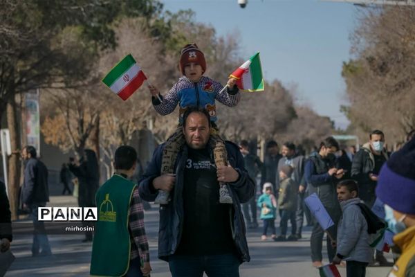 راهپیمایی با شکوه یوم الله ۲۲ بهمن در شهرستان ابرکوه