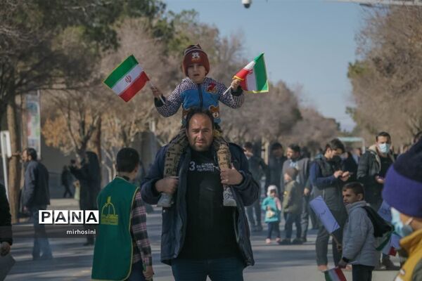 راهپیمایی با شکوه یوم الله ۲۲ بهمن در شهرستان ابرکوه