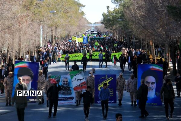 راهپیمایی با شکوه یوم الله ۲۲ بهمن در شهرستان ابرکوه