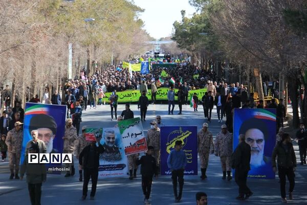 راهپیمایی با شکوه یوم الله ۲۲ بهمن در شهرستان ابرکوه