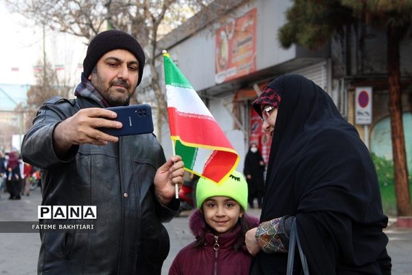 راهپیمایی باشکوه 22 بهمن در ناحیه یک شهرری