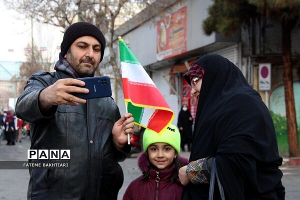 راهپیمایی باشکوه 22 بهمن در ناحیه یک شهرری