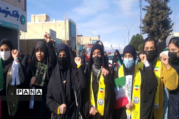 حضور پرشور دانش‌‎آموزان پیشتاز طارمی در راهپیمایی ۲۲ بهمن