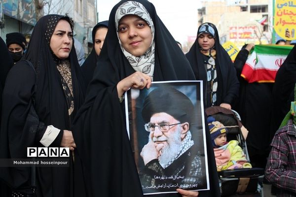 حضور پرشور مردم بهارستانی در راهپیمایی ۲۲ بهمن