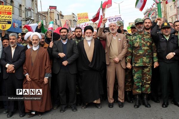 حضور پرشور مردم بهارستانی در راهپیمایی ۲۲ بهمن