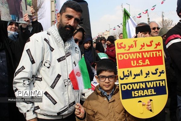 حضور پرشور مردم بهارستانی در راهپیمایی ۲۲ بهمن