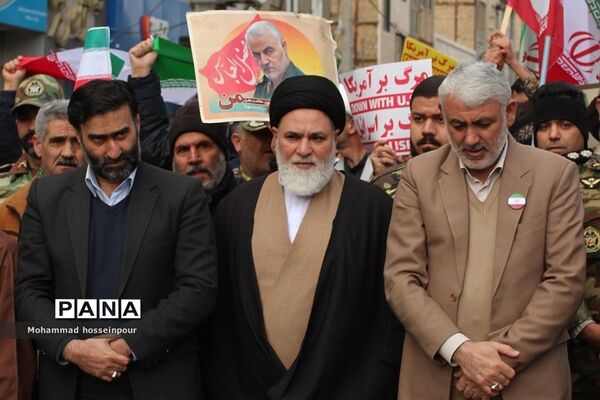 حضور پرشور مردم بهارستانی در راهپیمایی ۲۲ بهمن